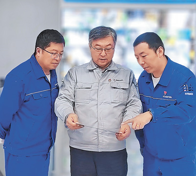 融创配资 只要奋力奔跑  就能闪闪发光（光荣属于劳动者）